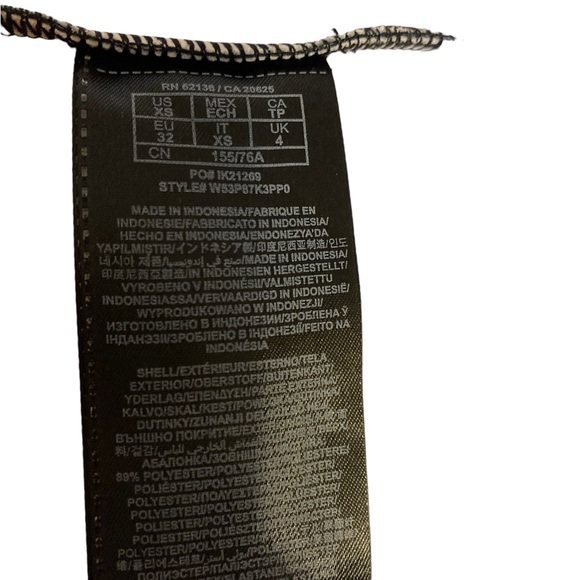 Guess bold floral body-hugging halter top with mesh chest. Gorgeous! - Picture 5 of 8